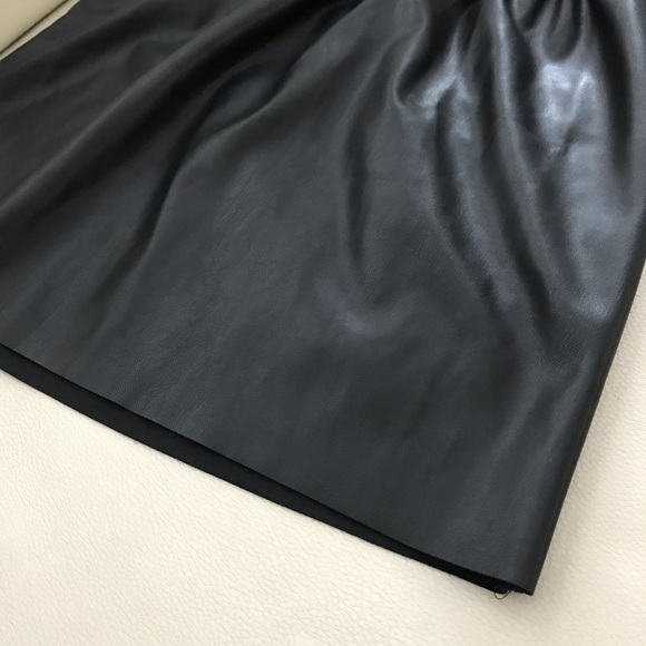🍂 Divided Mini skirt in faux leather 🍂 - Picture 3 of 5